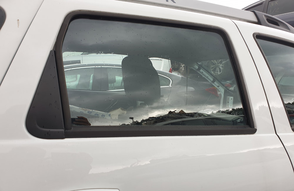 Dacia Duster Laureate DCI Door window glass driver side rear